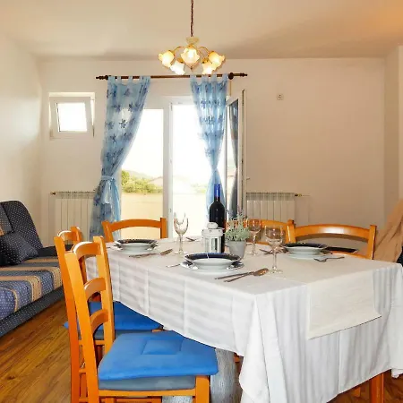 Mira Apartment *