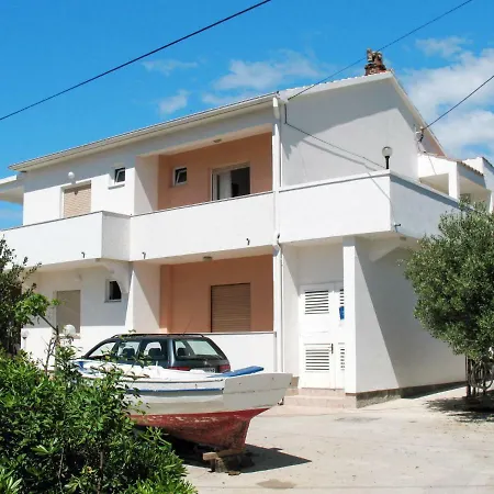 Mira Apartment *