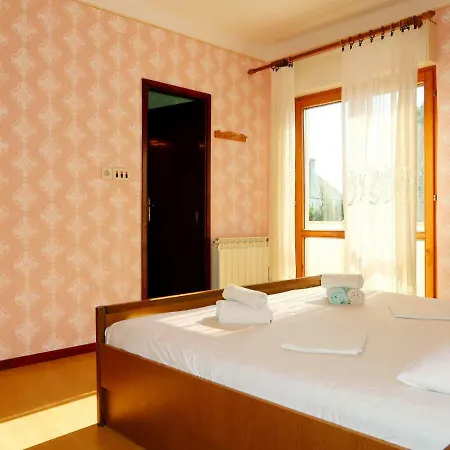 Mira Apartment *