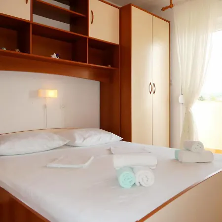 Apartment Mira